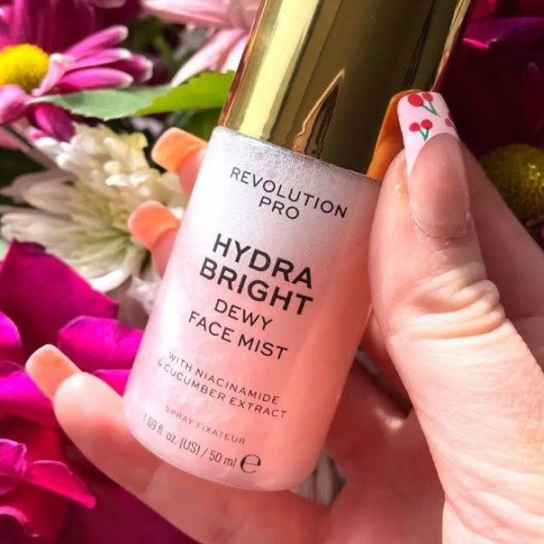 Мист для лица Revolution PRO Hydra Bright с ниацинамидами Увлажняющий 50мл 563512 -