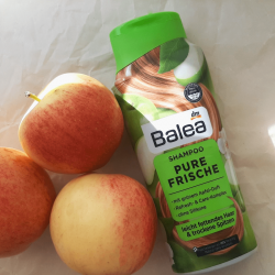 Шампунь Balea Pure Frische с зеленым яблоком Оживляющий 300мл 920981