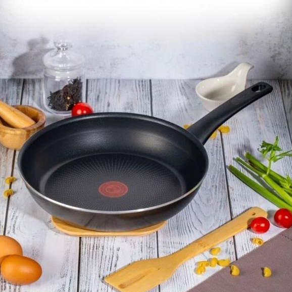 Сковорода Tefal Strength 24см алюминий 04231124
